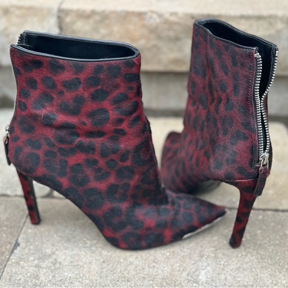 Funky animal print red booties with metal tip - Picture 2 of 3